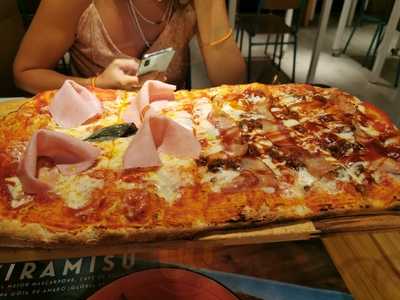 Kilómetros De Pizza Zurbano