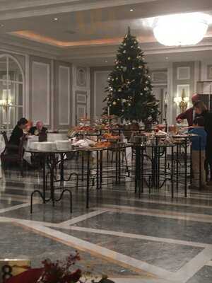 Hotel Restaurant At Villa Magna