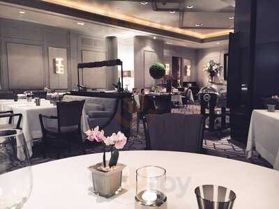 Hotel Restaurant At Villa Magna