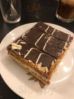 Café De La Rivière