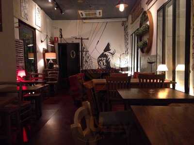 Rhino Wild Bar & Bistro