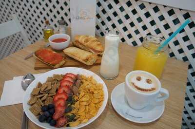 Ricci's Cakes - Photo 8