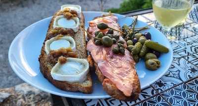 Mirador De Cabo Blanco. El Refugio Del Aguila