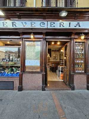 Plaza De Santa Ana 3