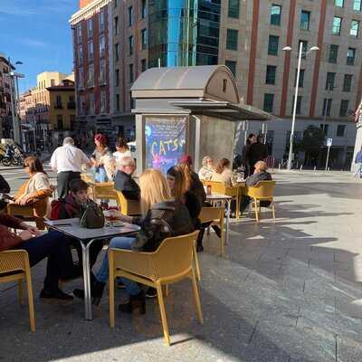 Cafetería Oskar - Photo 8