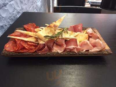 El Coliseo Cafe Pizzeria