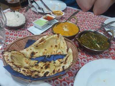 Namaste Madrid Nepali Y Hindu