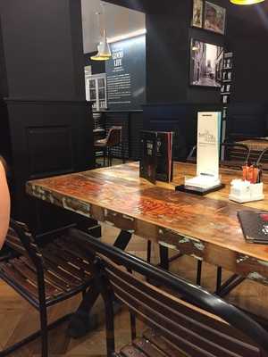 Pelican Rouge Belgian Coffee Shop