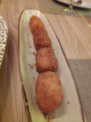 Fresh Restaurant & Lounge