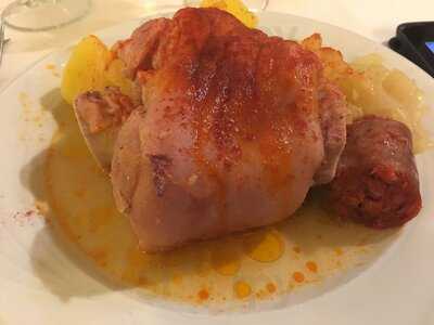 Mola Cuatro Cervecería Restaurante