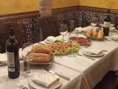 Mola Cuatro Cervecería Restaurante