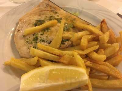 Mola Cuatro Cervecería Restaurante