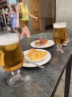 Mola Cuatro Cervecería Restaurante