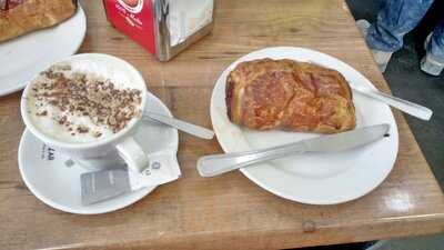 Bocadilleria Bar El Tres