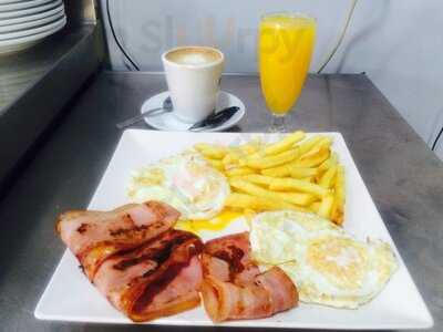 Bocadilleria Bar El Tres