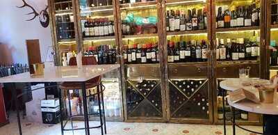 Marcelino, Vinos Y Ultraporcinos - Photo 8