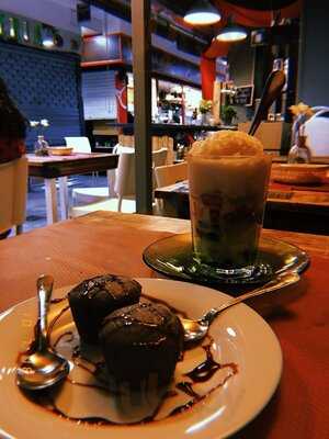 Casa Bora Comida Filipina