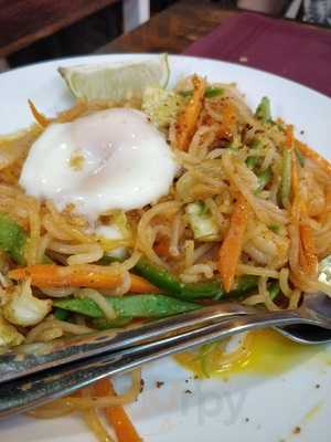 Casa Bora Comida Filipina