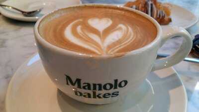 Manolo Bakes