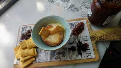 La Charcuteria De Santa Ana