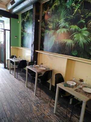 Restaurante Llega Y Pon