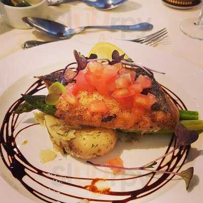 Restaurante Llega Y Pon