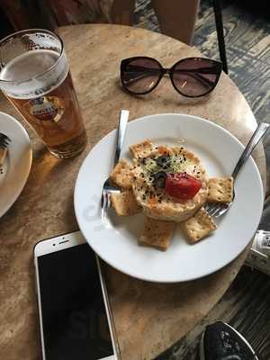 Restaurante Llega Y Pon