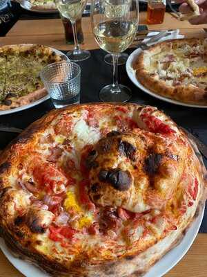 Luigi Cuciniello Pizzeria