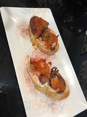 Pincho De Pulpo En La Lola