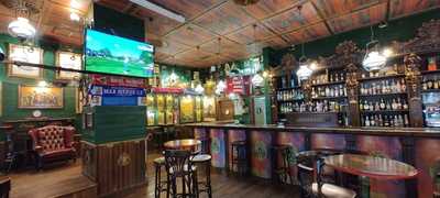 The Clover Irish Golf Tavern