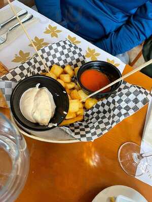 La Retama Cafetería-restaurante