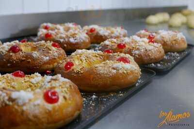 Pastelería Los Álamos-la Casa De Los Piononos