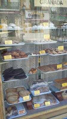 Pastelería Los Álamos-la Casa De Los Piononos