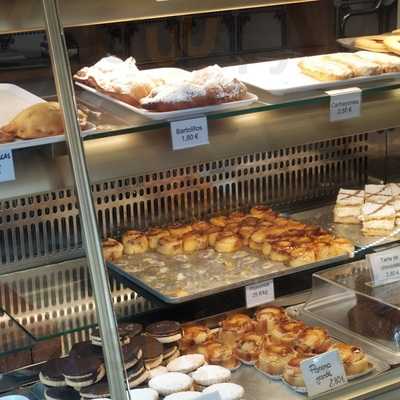 Pastelería Los Álamos-la Casa De Los Piononos