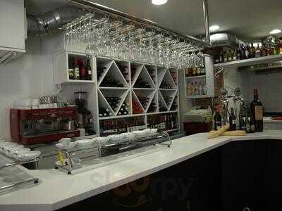 El Rincón Chico, Bar De Tapas, Vinos Y Picoteo