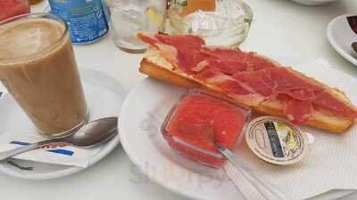 Pitas Pizzas Y Tapas