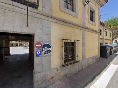 Pitas Pizzas Y Tapas