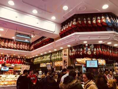 Museo Del Jamón - Photo 7