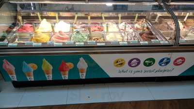 Cónico Centro Comercial Plenilunio