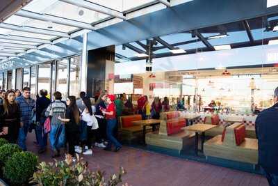 Five Guys Plaza Río 2