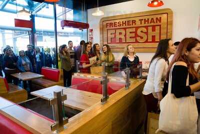 Five Guys Plaza Río 2