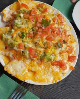 Nachos & Tacoos