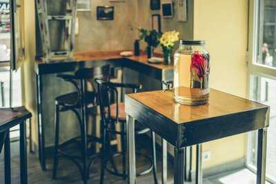 La Estrecha De Lavapies