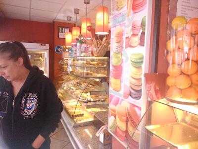 Ccafeteria Pasteleria Charlot