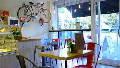 Madridelicia Bakery & Cafe - Photo 8