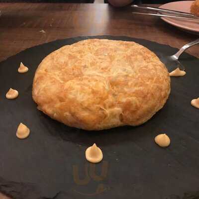 El Gato Y La Almendra