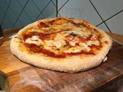 Cafetería-pizzería F&m