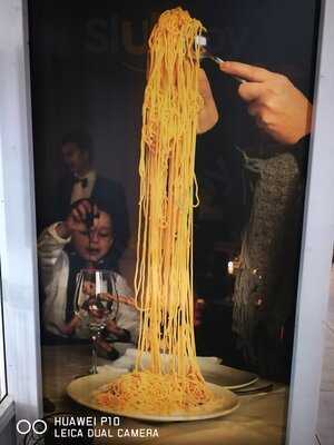 La Mafia Se Sienta A La Mesa