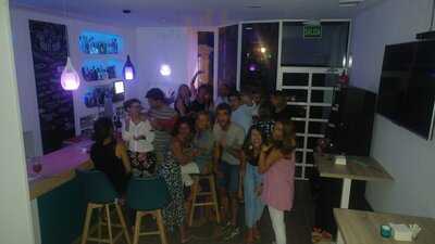 Aqui To' Madrid Lounge & Bar