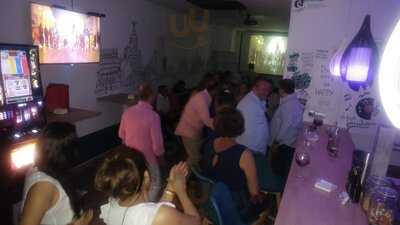 Aqui To' Madrid Lounge & Bar